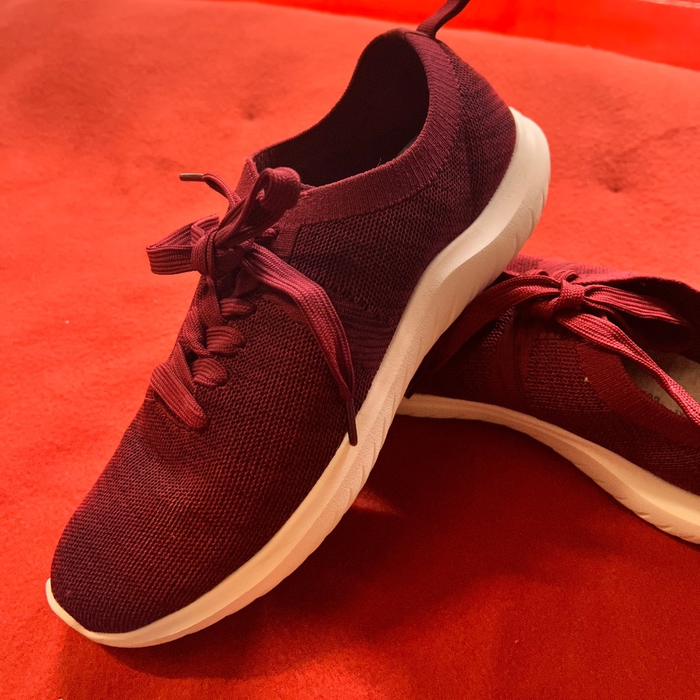 Cloudsteppers by Clarks. Size Women's 10